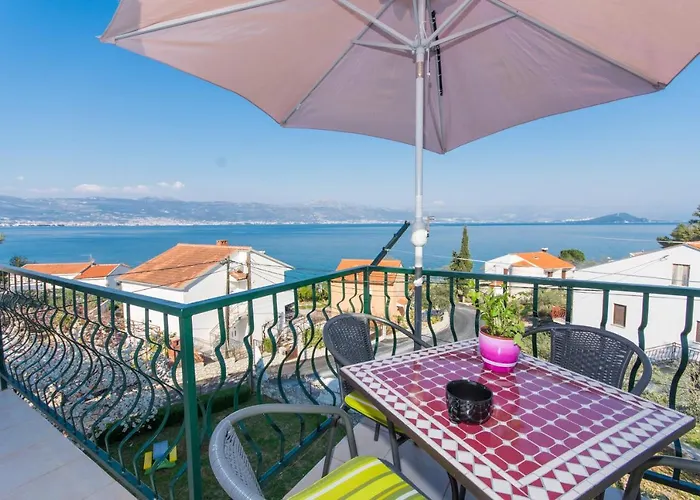 公寓 By The Sea Slatine, Ciovo - 1126